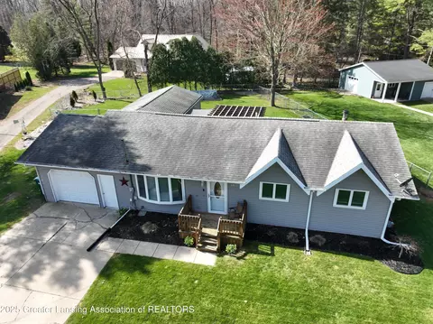 1011 W Main St, Grand Ledge, MI 48837
