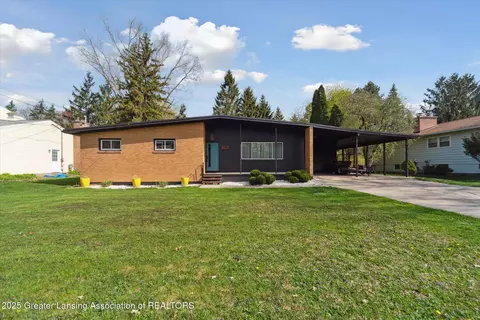 134 Loree Dr, East Lansing, MI 48823