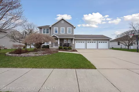 Exterior - 11782 Arrowhead Dr, Grand Ledge, MI 48837 photo 2 of 11