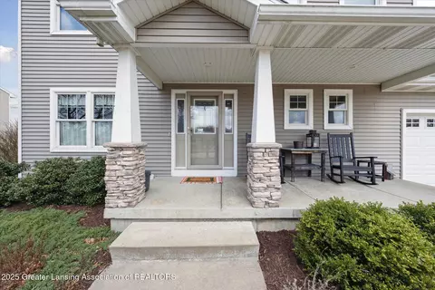 Exterior - 11782 Arrowhead Dr, Grand Ledge, MI 48837 photo 3 of 11