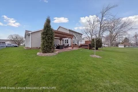 Exterior - 11782 Arrowhead Dr, Grand Ledge, MI 48837 photo 9 of 11