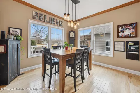Dining - 11782 Arrowhead Dr, Grand Ledge, MI 48837 photo 2 of 2