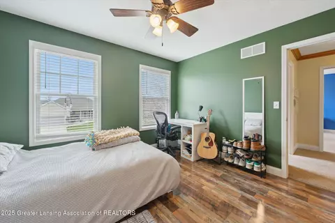 Bedroom - 11782 Arrowhead Dr, Grand Ledge, MI 48837 photo 5 of 8