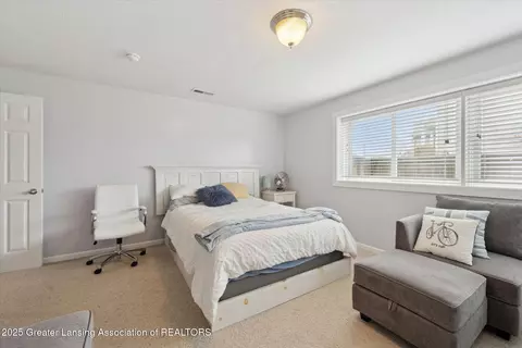 Bedroom - 11782 Arrowhead Dr, Grand Ledge, MI 48837 photo 1 of 8