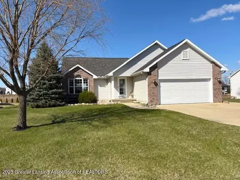 2256 W Gallant Fox Way, Saint Johns, MI 48879