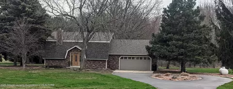 2600 E Round Lake Rd, Dewitt, MI 48820