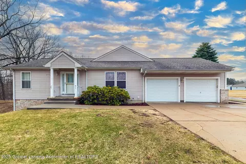1144 Riverview Ct, Williamston, MI 48895