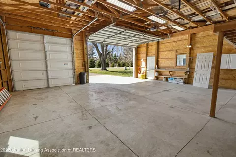 11049 Upton Rd, Bath, MI 48808 photo 33