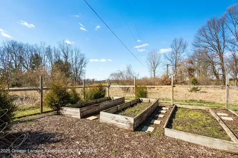 11049 Upton Rd, Bath, MI 48808 photo 35