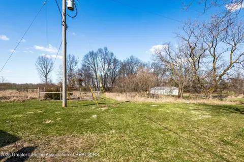 11049 Upton Rd, Bath, MI 48808 photo 37