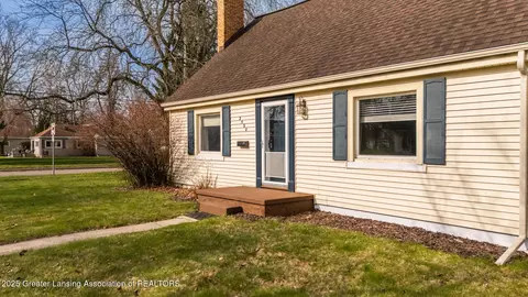 2520 Lyons Ave, Lansing, MI 48910 photo 2