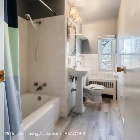 2520 Lyons Ave, Lansing, MI 48910 photo 22