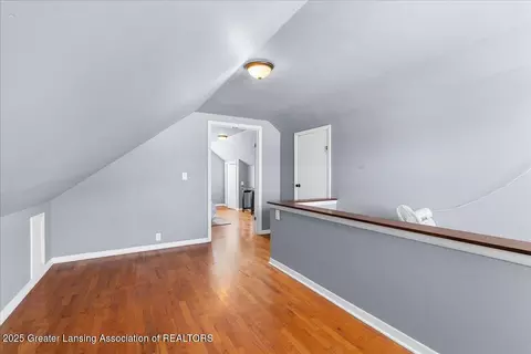 Entry Way - 4614 Devonshire Ave, Lansing, MI 48910 photo 2 of 2