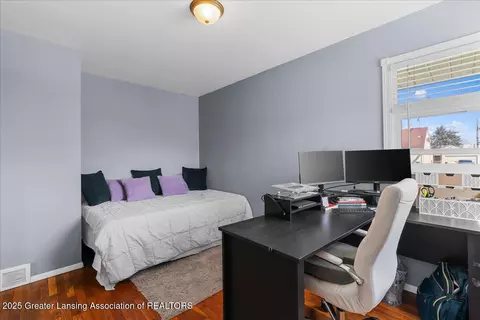 Bedroom - 4614 Devonshire Ave, Lansing, MI 48910 photo 2 of 3