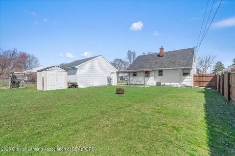 Exterior - 4614 Devonshire Ave, Lansing, MI 48910 photo 5 of 7