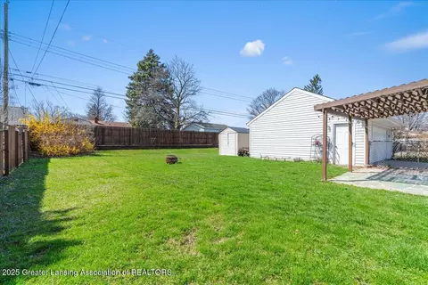 Exterior - 4614 Devonshire Ave, Lansing, MI 48910 photo 4 of 7