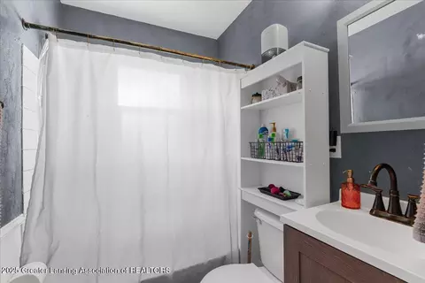 Bath - 4614 Devonshire Ave, Lansing, MI 48910 photo 1 of 1