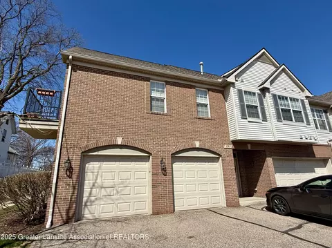 647 Worthington Dr, Lansing, MI 48906