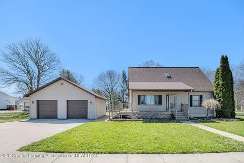 279 W Main St, Pewamo, MI 48873