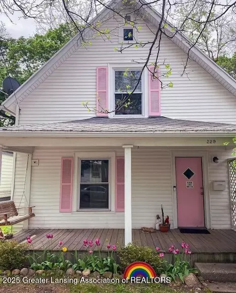229 N Fairview Ave, Lansing, MI 48912