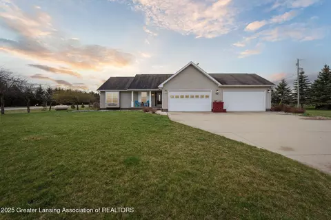 8015 W Hyde Rd, Saint Johns, MI 48879