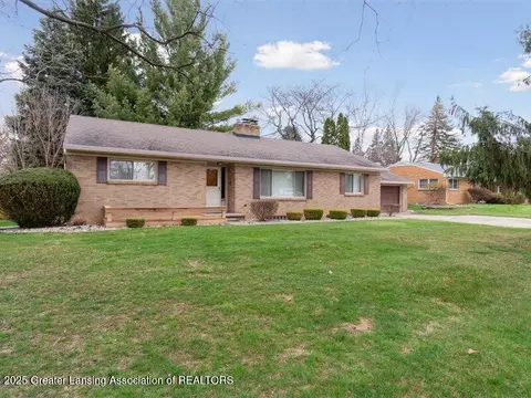 4418 Mar Moor Dr, Lansing, MI 48917