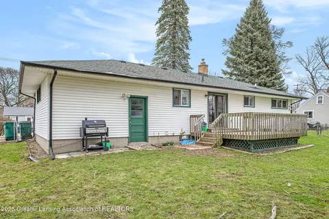 Exterior - 532 E Cavanaugh Rd, Lansing, MI 48910 photo 1 of 2