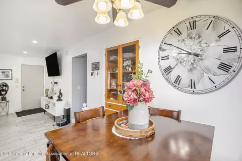 Dining - 532 E Cavanaugh Rd, Lansing, MI 48910 photo 2 of 2