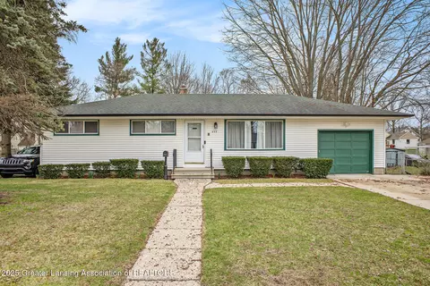 532 E Cavanaugh Rd, Lansing, MI 48910