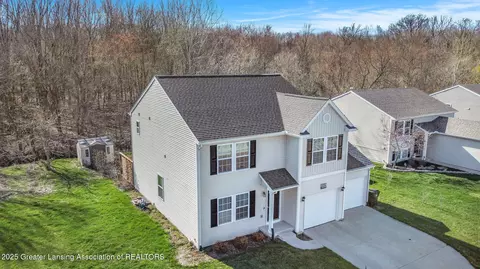 424 Spicetree Ln, Mason, MI 48854
