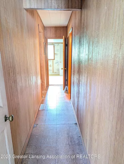 Entry Way - 2590 Park St, Lyons, MI 48851 photo 1 of 1