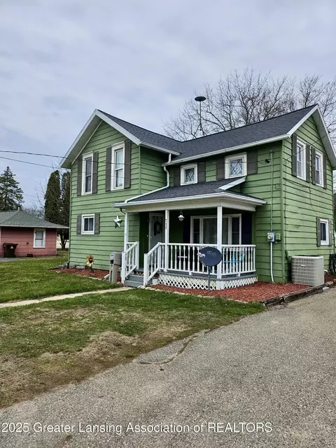 711 E Center St, Ithaca, MI 48847