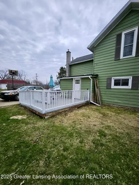 Exterior - 711 E Center St, Ithaca, MI 48847 photo 4 of 4