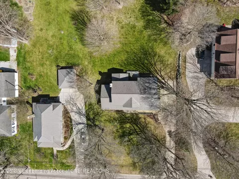 View/Area - 415 E Main St, Dewitt, MI 48820 photo 4 of 6