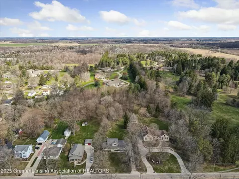 View/Area - 415 E Main St, Dewitt, MI 48820 photo 2 of 6