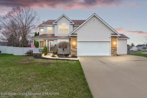 1851 Hollowbrook Dr, Holt, MI 48842