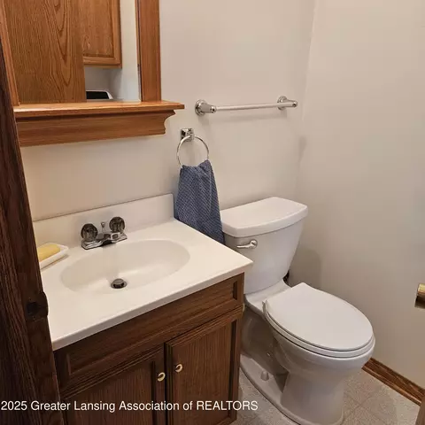 605 Beech St, Charlotte, MI 48813 photo 26