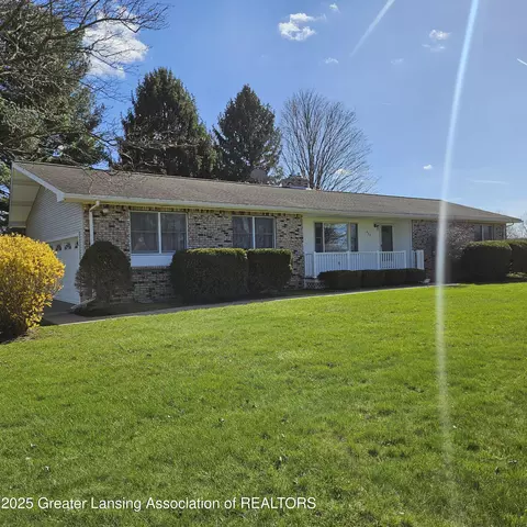 605 Beech St, Charlotte, MI 48813 photo 2