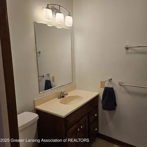 605 Beech St, Charlotte, MI 48813 photo 28