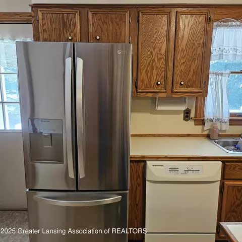 605 Beech St, Charlotte, MI 48813 photo 9