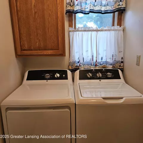 605 Beech St, Charlotte, MI 48813 photo 27