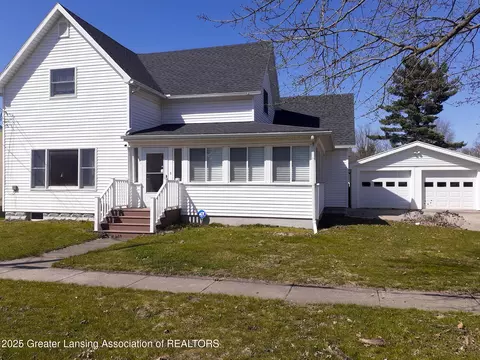 131 E Oak St, Elsie, MI 48831