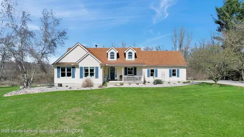 1424 W Dansville Rd, Mason, MI 48854
