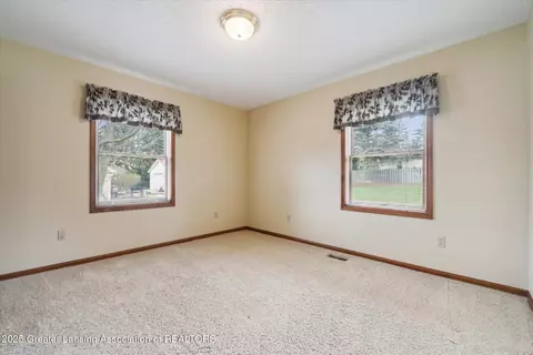 Bedroom - 333 Tanbark Dr, Dimondale, MI 48821 photo 1 of 4