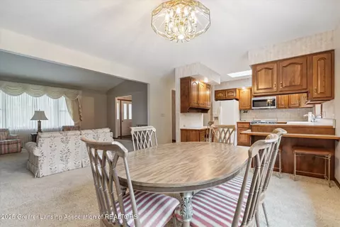 Dining - 333 Tanbark Dr, Dimondale, MI 48821 photo 2 of 3