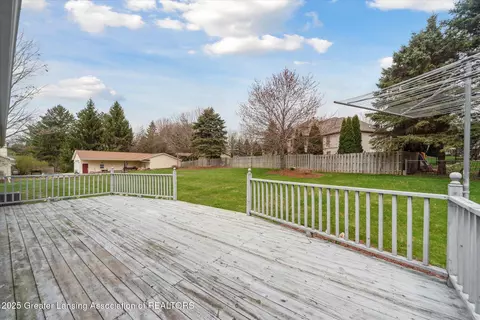 Exterior - 333 Tanbark Dr, Dimondale, MI 48821 photo 3 of 7
