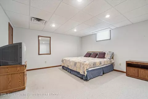 Bedroom - 333 Tanbark Dr, Dimondale, MI 48821 photo 4 of 4