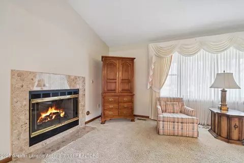 Living - 333 Tanbark Dr, Dimondale, MI 48821 photo 4 of 4