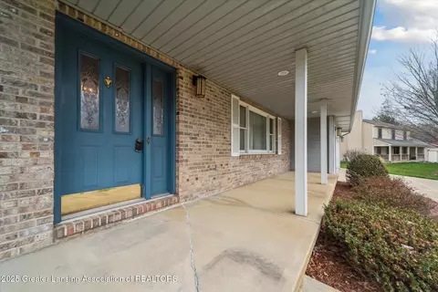 Exterior - 333 Tanbark Dr, Dimondale, MI 48821 photo 1 of 7