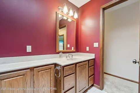 Bath - 333 Tanbark Dr, Dimondale, MI 48821 photo 2 of 7
